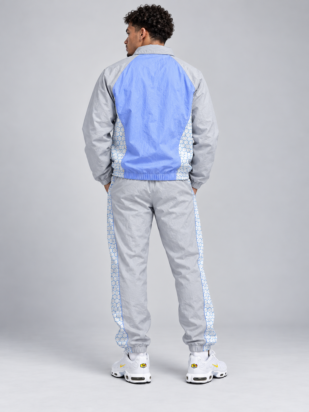 Chándal Nike — gris, azul claro y amarillo