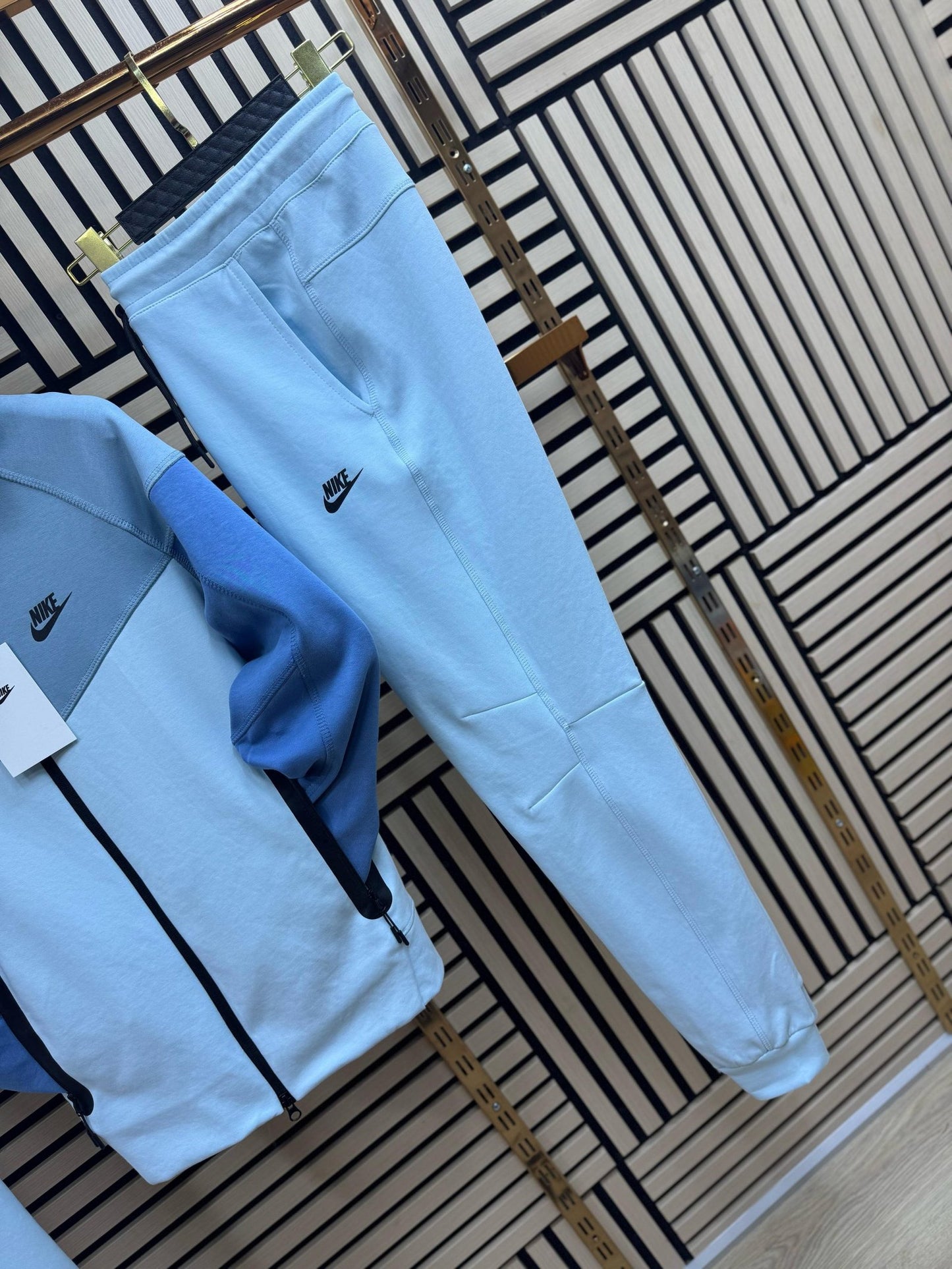 CHANDAL NIKE TECH