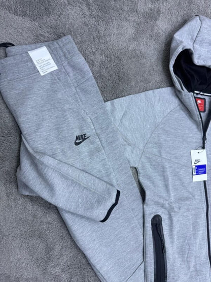 CHANDAL NIKE TECH