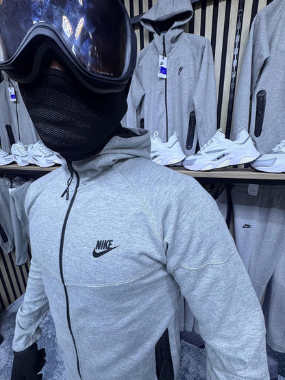 CHANDAL NIKE TECH