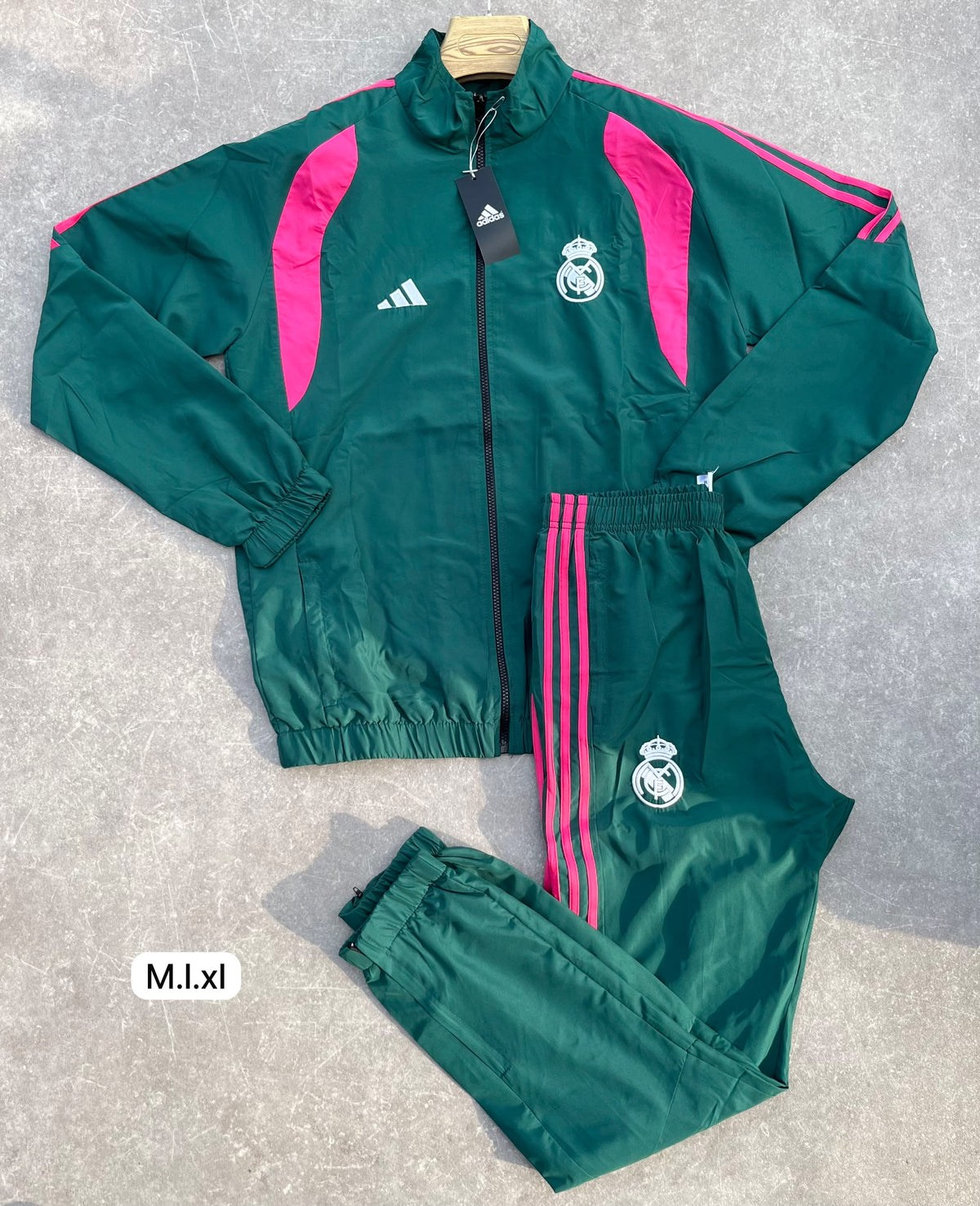 Chándal Adidas — verde y rosa