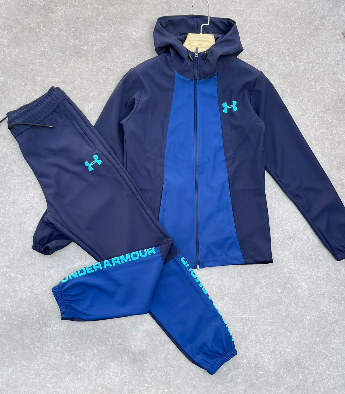 Chándal Under Armour — azul marino, azul y turquesa