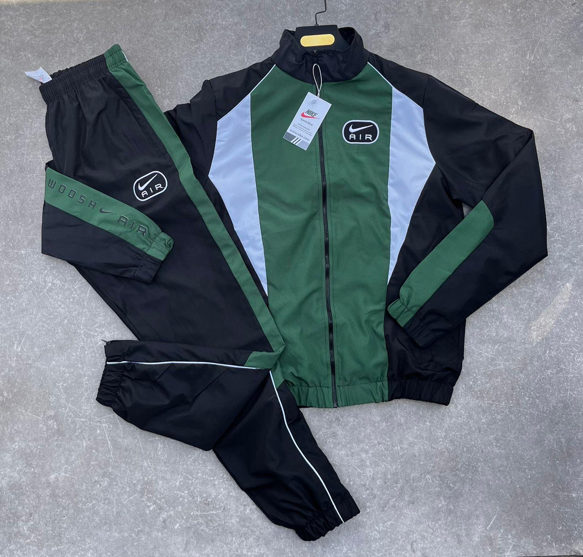 Chándal Nike — verde, negro y blanco